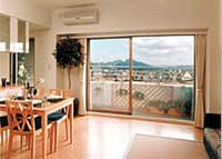 �������i